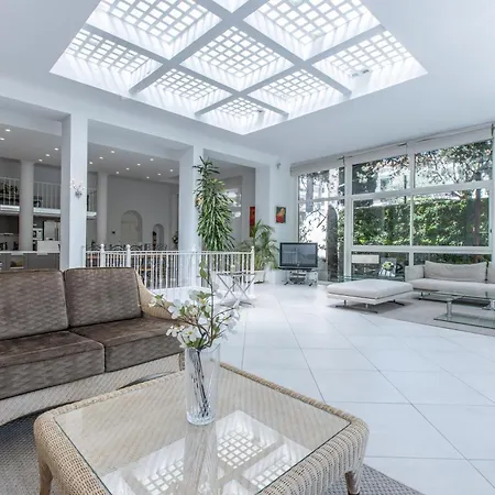 Heart Of Luxury - Steps From & Palais *