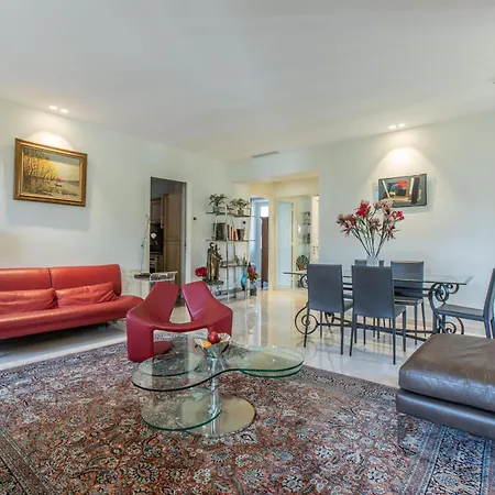 Heart Of Luxury - Steps From & Palais