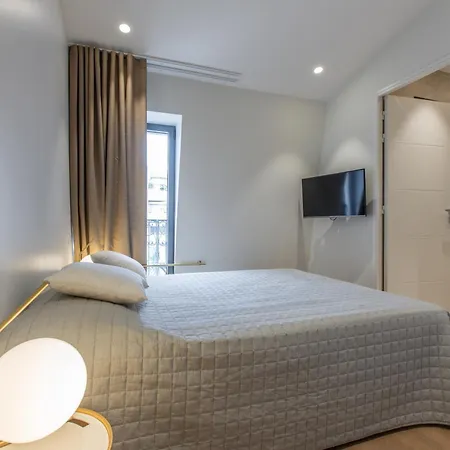 Heart Of Luxury - Steps From & Palais