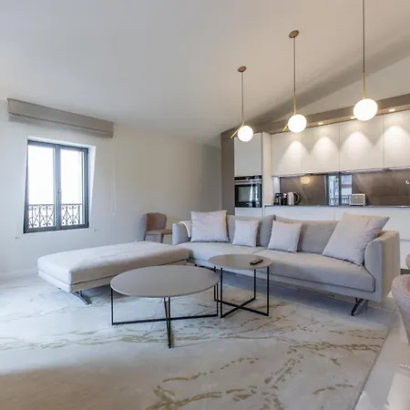 Heart Of Luxury - Steps From & Palais