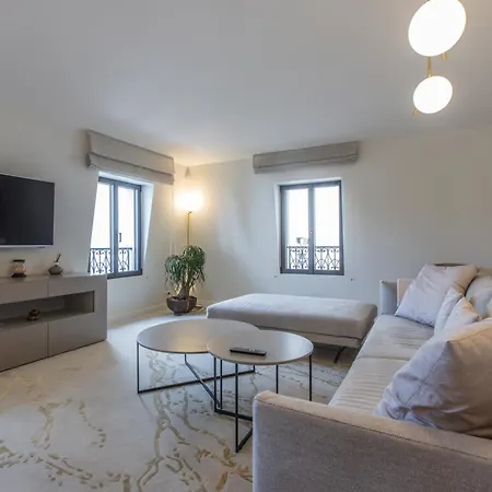 Heart Of Luxury - Steps From & Palais Apartamento *