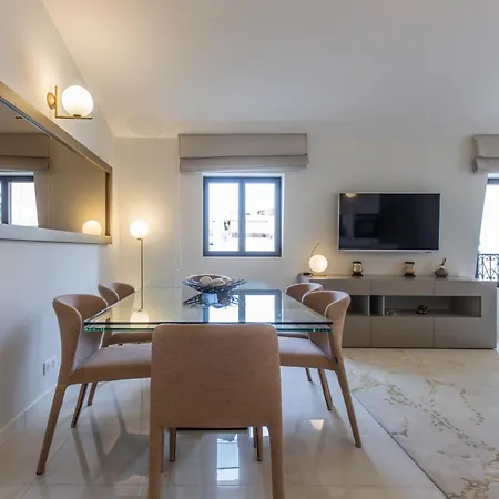 Heart Of Luxury - Steps From & Palais