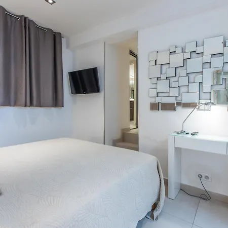 Heart Of Luxury - Steps From & Palais