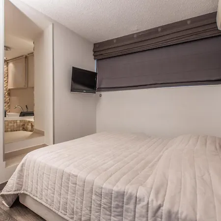 Heart Of Luxury - Steps From & Palais Appartement *