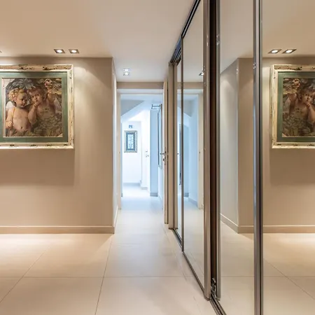 Heart Of Luxury - Steps From & Palais