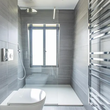 Heart Of Luxury - Steps From & Palais Apartman *